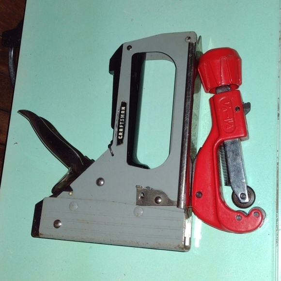 Craftsman Heavy duty stapler and Tube Tool - Picture 1 of 2